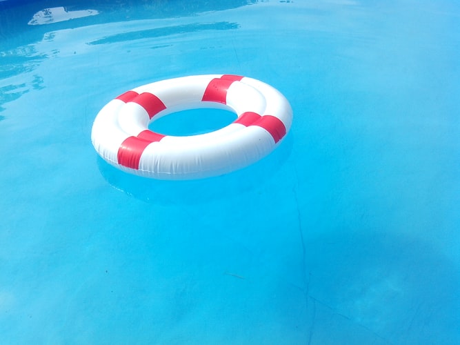 bóia de piscina