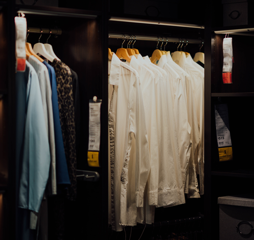 Organizar guarda-roupa: 20 dicas para ter tudo no lugar