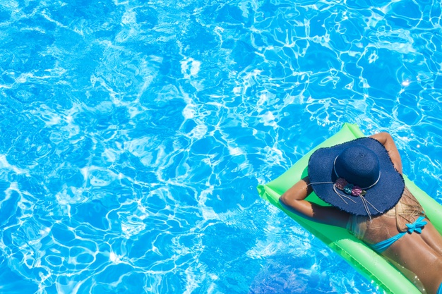 Limpar sua piscina previne doenças.