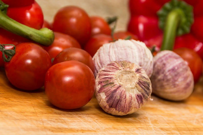 Como plantar tomate cereja em garrafa pet