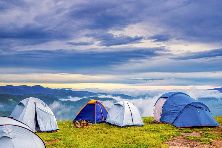 O que levar para acampar: veja o que não pode faltar