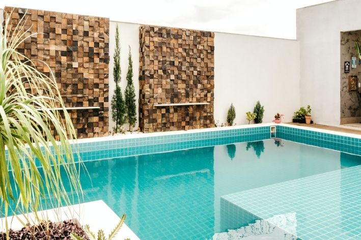 decoração de piscina em casa