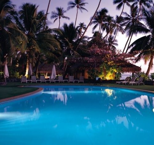 tipos de iluminação para piscina de noite