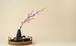 vaso com ikebana