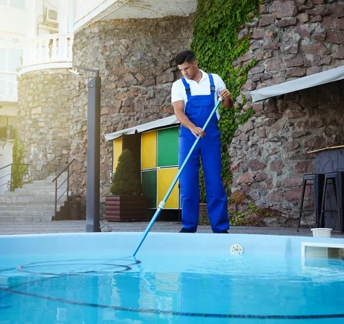 como limpar piscina