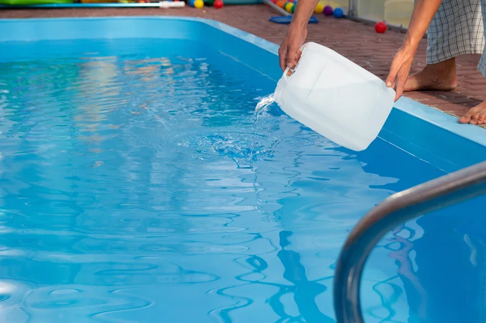 o melhor cloro para usar na piscina